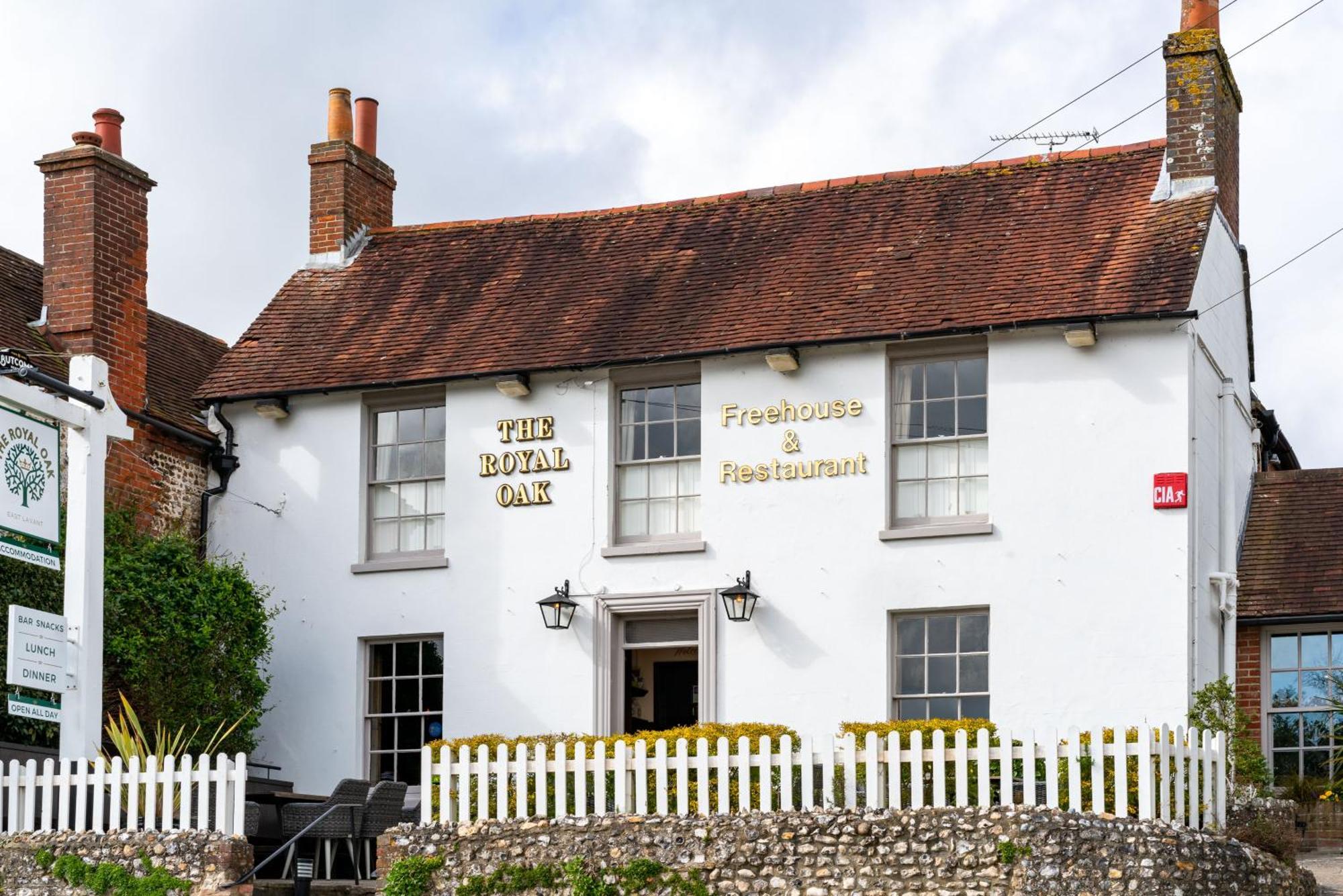 The Royal Oak Inn Chichester Exterior photo